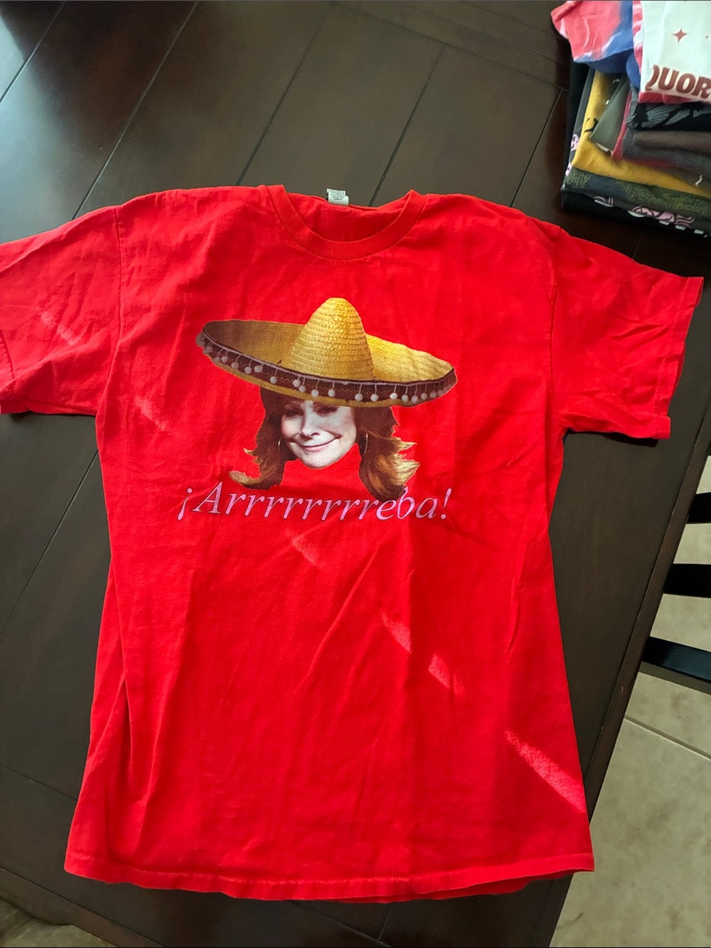 Gildan Red Short Sleeve Tee with Sombrero Face Graphic - Picture 1 of 3